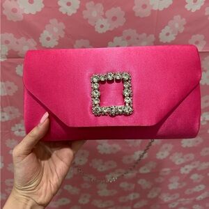 Fuchsia pink clutch with shoulder chain